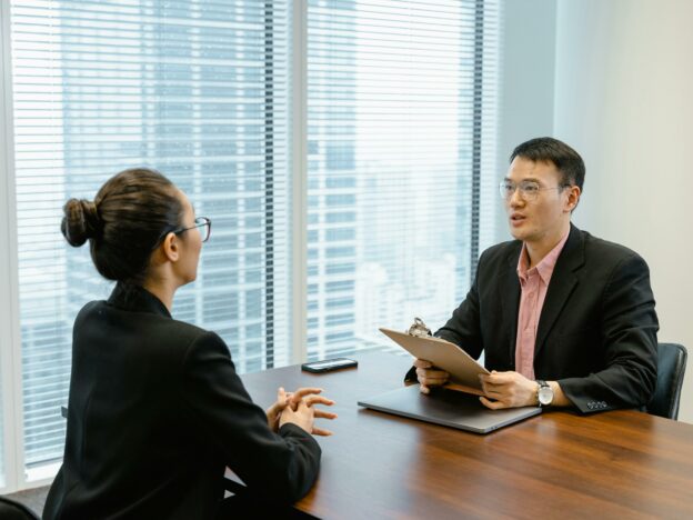 🟠Conducting interviews course image